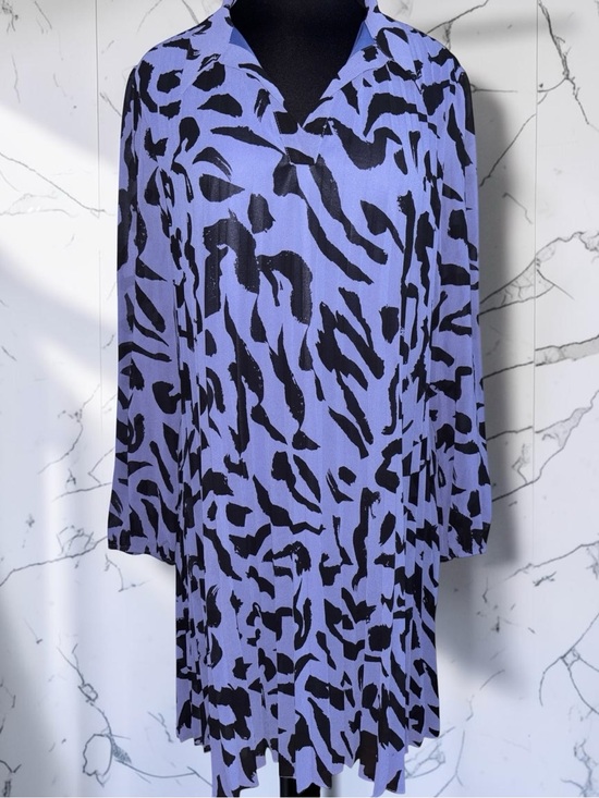 Nine West Dresses & Skirts - Nine West Lavender and Black Abstract Print Top, P2P:22”, L:36”, NWOT
